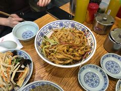 老北京炸酱面-门框胡同百年卤煮(新街口店)