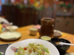 手撕莲花白-老滇山寨•云南特色菜•地方菜•民族风情歌舞表演(金碧店)