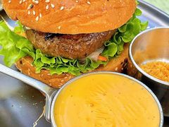 瀑布芝士牛肉汉堡-Let'sBURGERplus·非常创意汉堡(三里屯店)