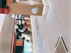 -星巴克臻选(上海中环广场2F店)
