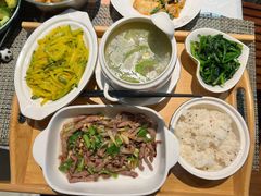 -天鹅到家·保姆月嫂育儿嫂(朝阳店)