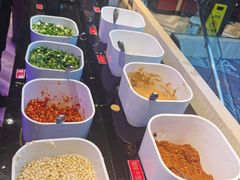 自助调料区-热火朝天鲜切牛肉火锅(南强街巷店)