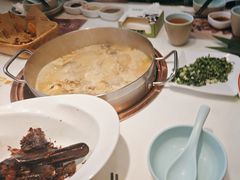 -洪氏嗨捞·猪肚鸡火锅(阳光天地店)