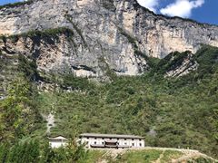 -鹿院坪生态旅游景区