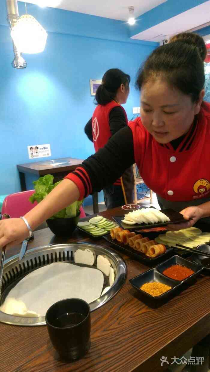 雅莉家烤肉馆(天府长城店)-"怎么说,调料是川味的好辣～去的那天老板