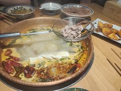 -洱火云南酸菜牛肉火锅(石景山当代商城店)