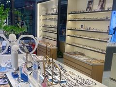 -视野联行眼镜·蔡司·尼康·豪雅·依视路(青浦宝龙店)