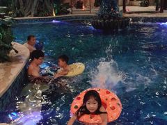 -泉城欧乐堡戏水湾艺术养生温泉