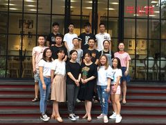 -金夫人化妆摄影职业培训学校