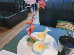芙蓉南美虾仁-忘忧草融合私房菜(红鼎国际店)