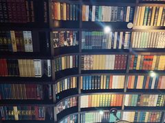 -钟书阁(松江泰晤士小镇店)