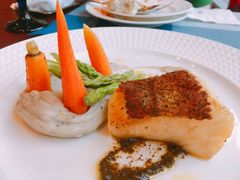 -香格里拉鱼跃地中海西餐厅·牛排披萨