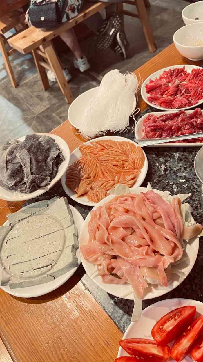 福满家老字号江景火锅-"位置还是比较好找,就在眼镜面旁边,以前没.