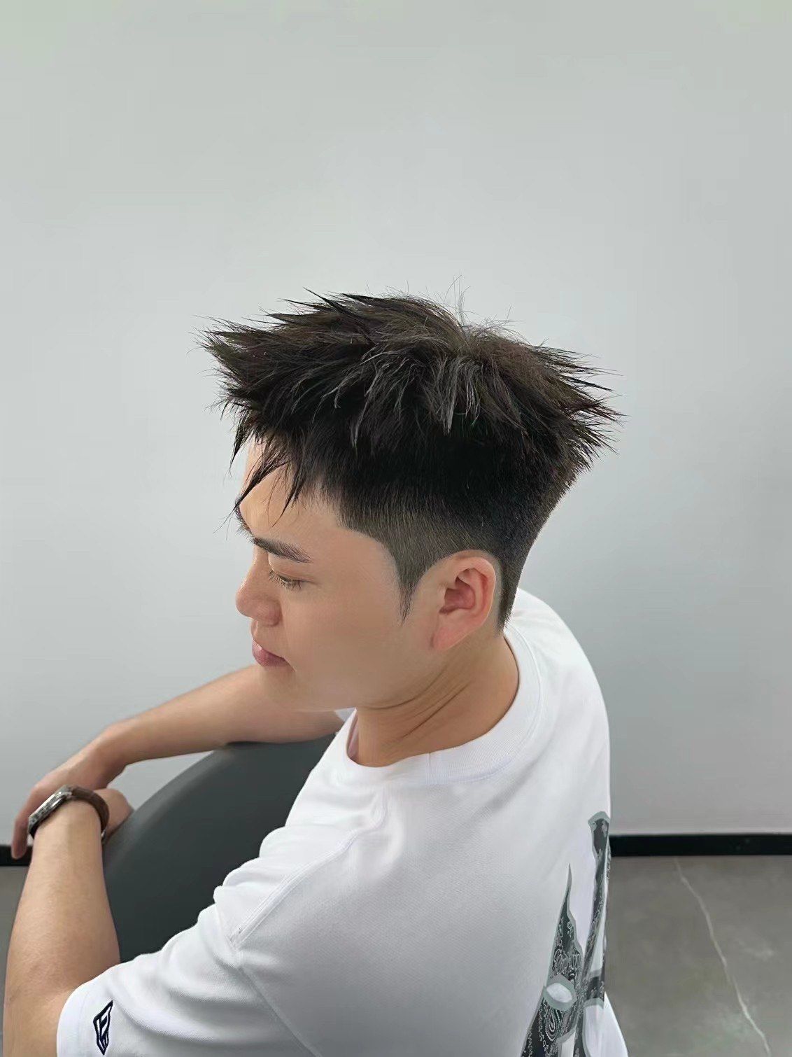 鹅蛋脸男发型学生