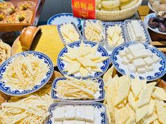 -鄂尔多斯伊金霍洛国际机场
