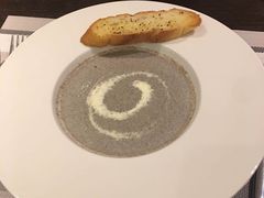 -上海滴水湖皇冠假日酒店