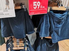 -优衣库(上海虹口龙之梦店)