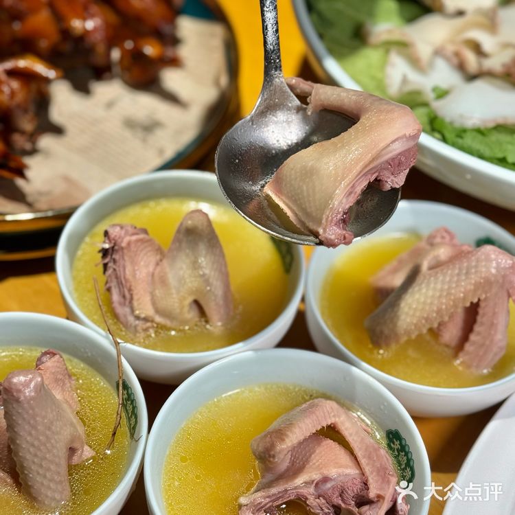 今天简直被这鸽子肉给香迷糊啦——文鸽苑
