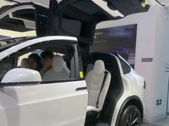 -TESLA 特斯拉(北京颐堤港体验店)