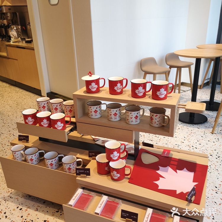 月亮🌙弯弯，绵绵绵绵缠缠。咖啡分你一半