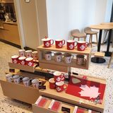 月亮🌙弯弯，绵绵绵绵缠缠。咖啡分你一半