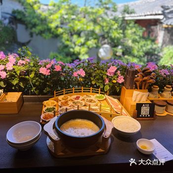 #0元玩转这座城米线不止于果腹——它将丽江的自然肌理