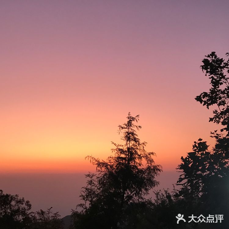 🌃夜爬衡山攻略:星光与晨曦之旅