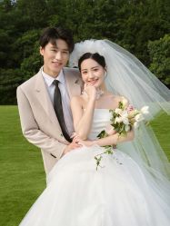 -樱花婚纱摄影
