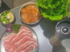 -围炉肉舍•炭烤活鳗•丹东海鲜烤肉(步行街店)