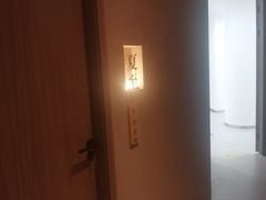 -灸春堂·艾灸·痛症·整脊连锁(之江银泰店)
