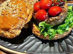 -Let'sBURGERplus·非常创意汉堡(三里屯店)