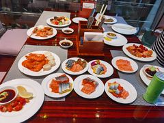 -广州万富希尔顿酒店·感趣自助餐厅·金秋蟹宴生蚝海鲜刺身
