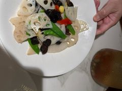 -荷塘秋月·本帮江浙菜(国权路店)