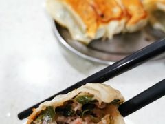 鲜肉韭菜煎饺-芬芳甜品(同福路店)