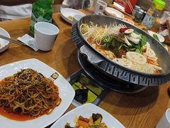 -喇喇排骨火锅·传统韩式脊骨汤(望京西园总店)