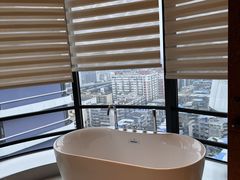 -溯光电竞酒店(西南财大地铁站店)