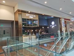 -POKEE VIA&Brunch·维娅(重庆来福士店)