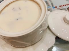 冰糖雪耳桃胶奶-广信牛奶甜品世家(台东店)