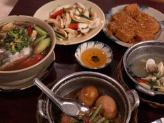-Cuc Gach Quan Restaurant