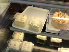 -红宝石·鲜奶小方·海派西点房(南丹店)