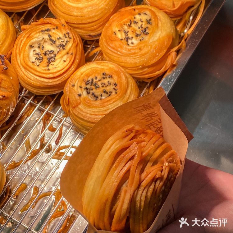 请给这个牛肉饼颁个奖吧‼️爆汁又好吃[流泪]