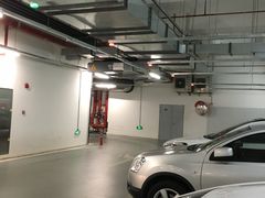 -虹桥天地-停车场