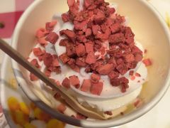 草莓酸奶冰激凌-西贝莜面村(近铁城市广场店)