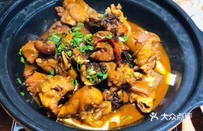 Preserved Vegetable Pork Trotter