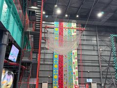 -极限PLAY运动娱乐新世界·团建派对表演休闲馆·室内高空游乐园