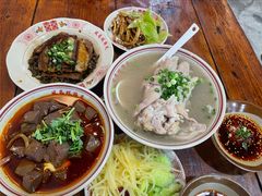 -老方桌烂蹄花川菜馆(九龙坡店)