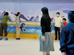 -正佳冰河湾真冰滑冰场