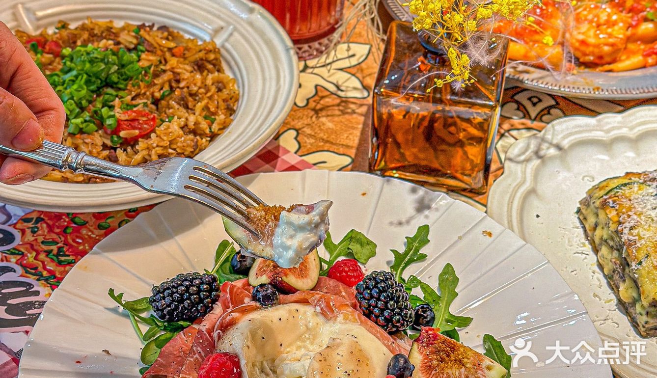 恭喜万象城拥有加菲猫同款千层意面…