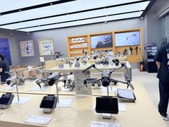 -DJI大疆(深圳华强北曼哈授权体验店)