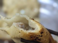 -黄阿姨锅贴大王(万航渡路店)